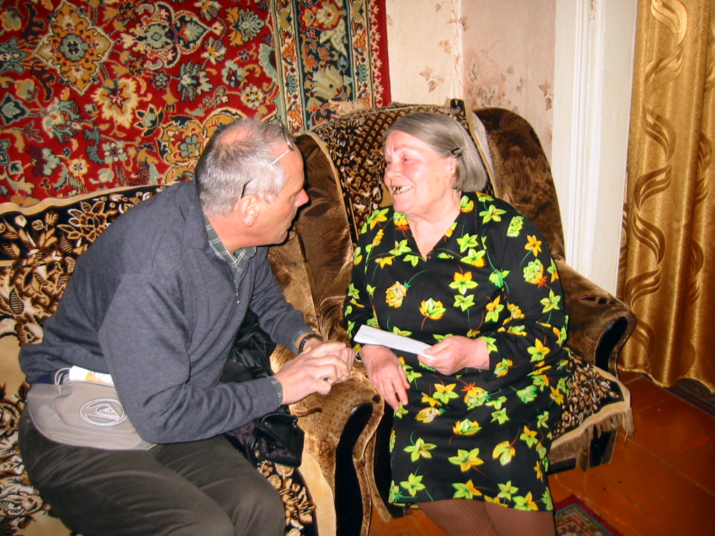 Besuch bei Frau Warwara Barabasch geb. Glaskowa in Donetzk, früher Zwangsarbeiterin in der Schuhfabrik Schraml.